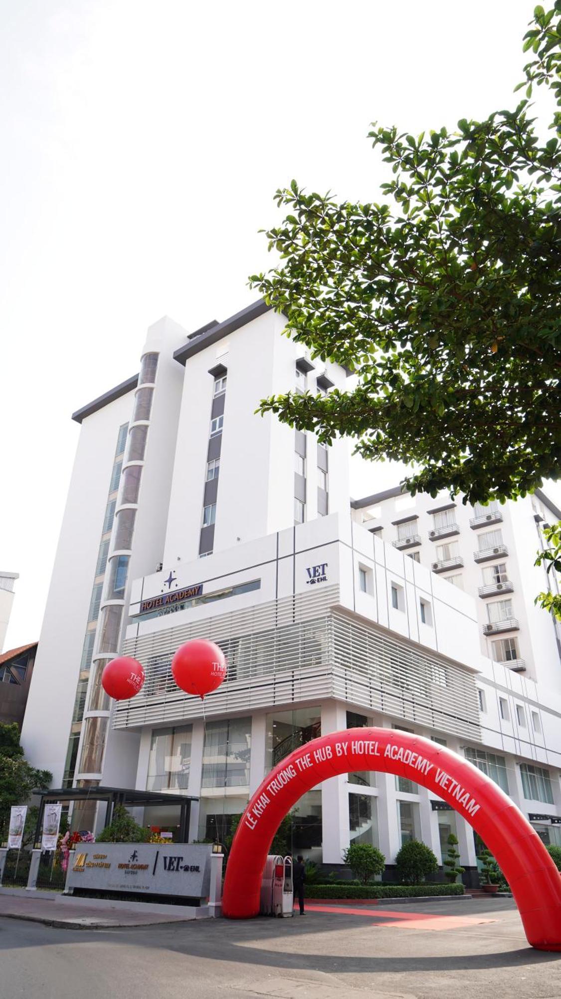 The Hub Hotel - Airport ホーチミン市 エクステリア 写真